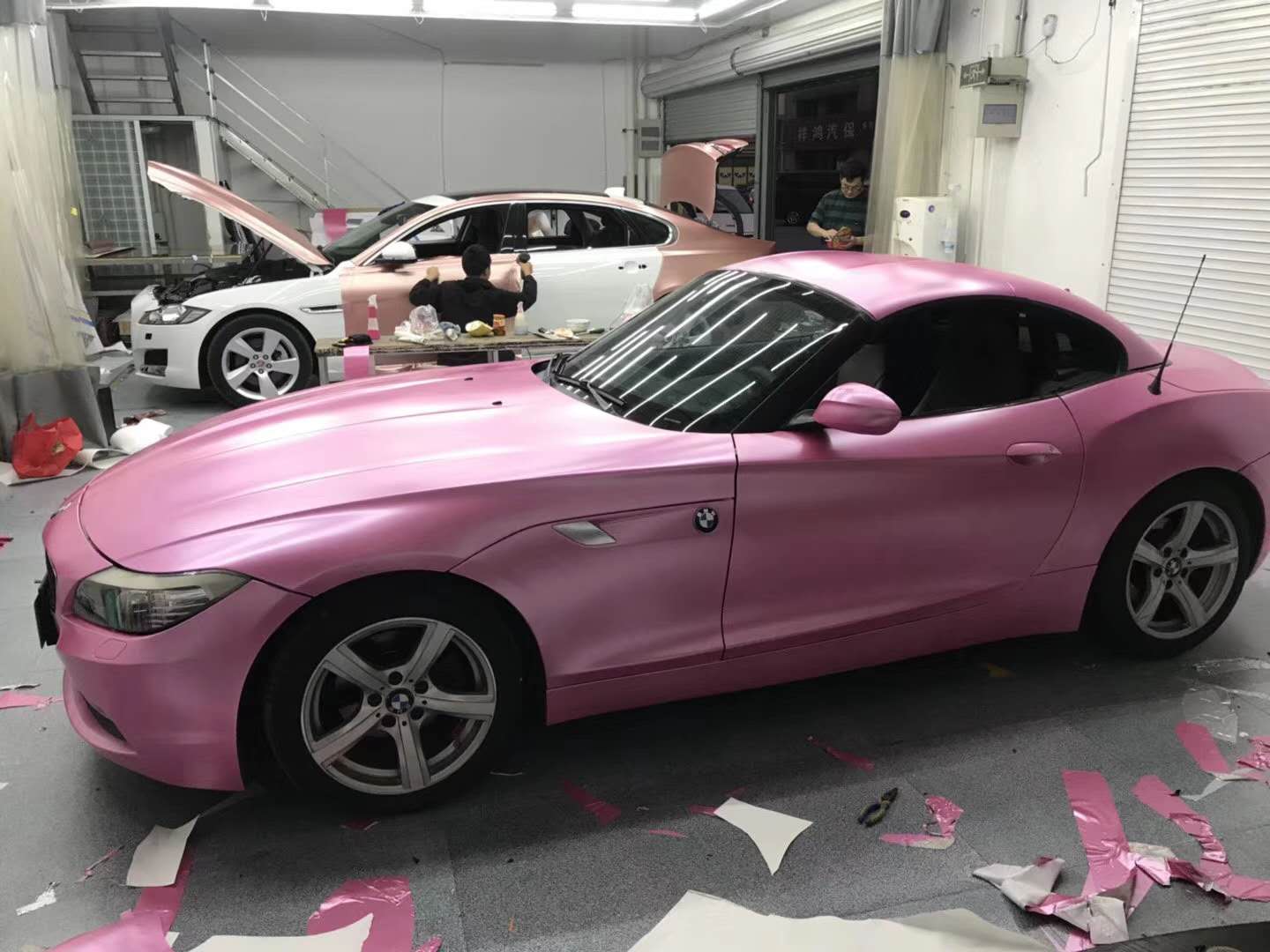 宝马Z4贴电光公主粉