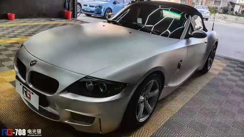 宝马Z4 贴电光银