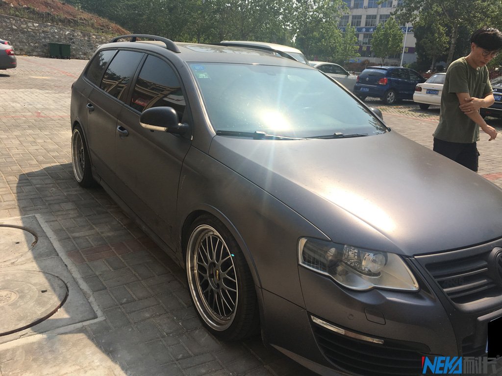 大众R36电光钛银灰车身改色贴膜