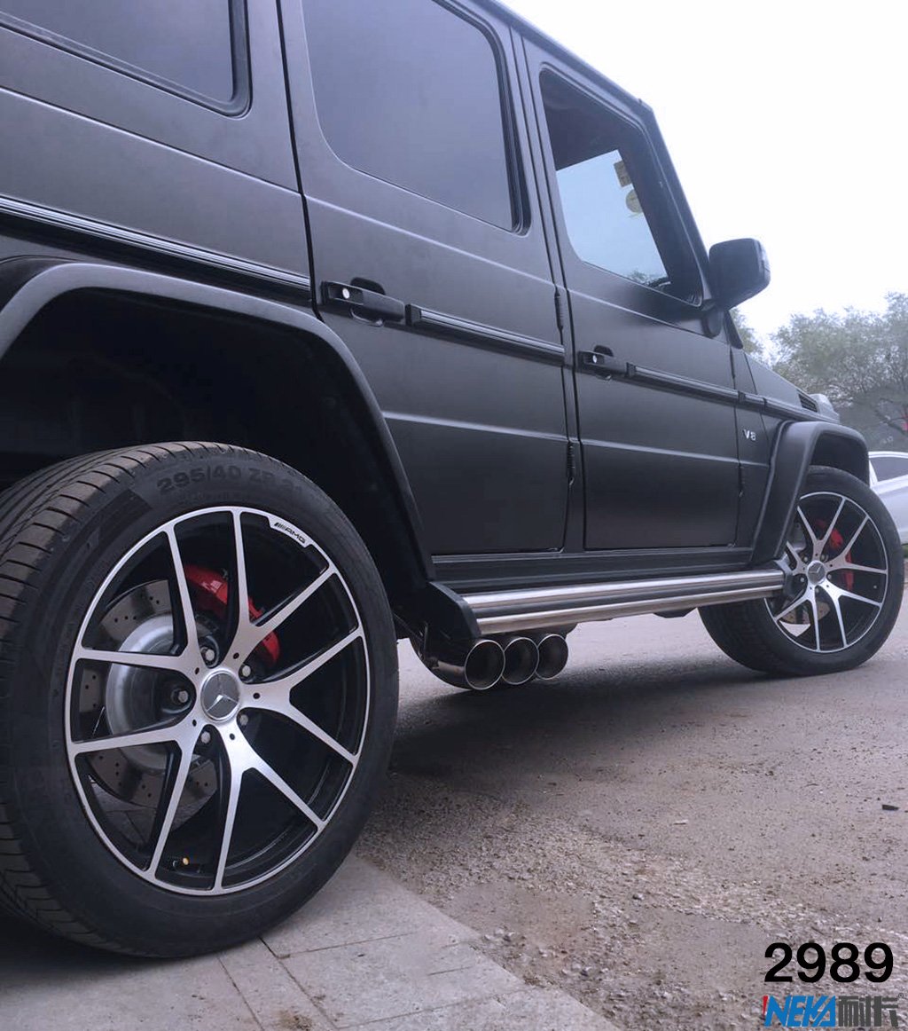 奔驰G63电光黑车身改色贴膜