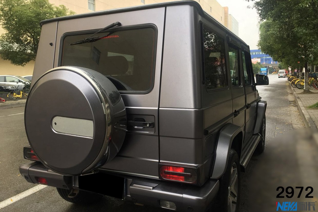 奔驰G500电光钛灰车身改色贴膜