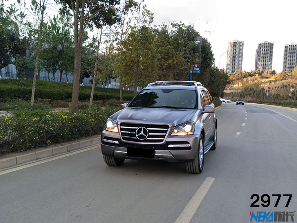 奔驰GL450电光战斗灰车身改色贴膜