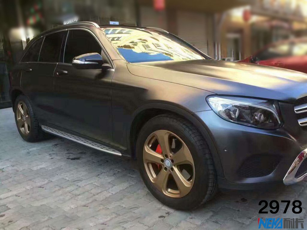 奔驰GLC300电光深空灰车身改色贴膜