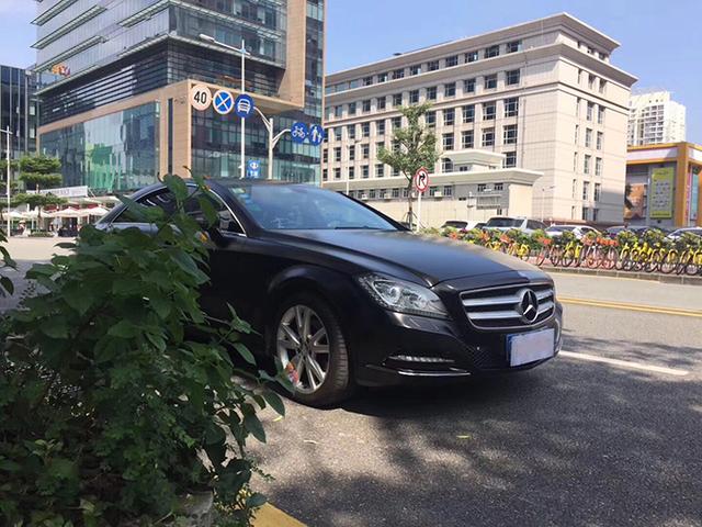 奔驰CLA300电光金属黑车身改色贴膜案例