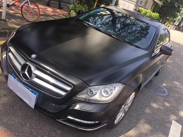 奔驰CLA300电光金属黑车身改色贴膜案例
