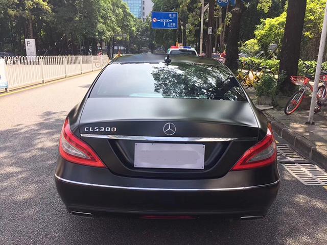奔驰CLA300电光金属黑车身改色贴膜案例