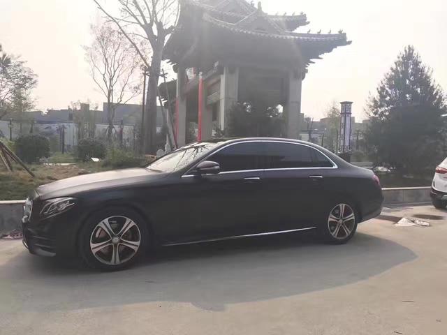 奔驰S320汽车改色贴膜:  电光黑效果图