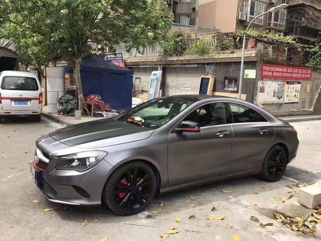 奔驰E级电光钨钢改色贴膜案例