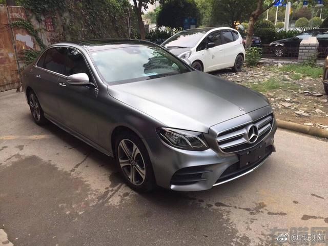 奔驰E300车身改色贴膜: 电光钛灰效果图
