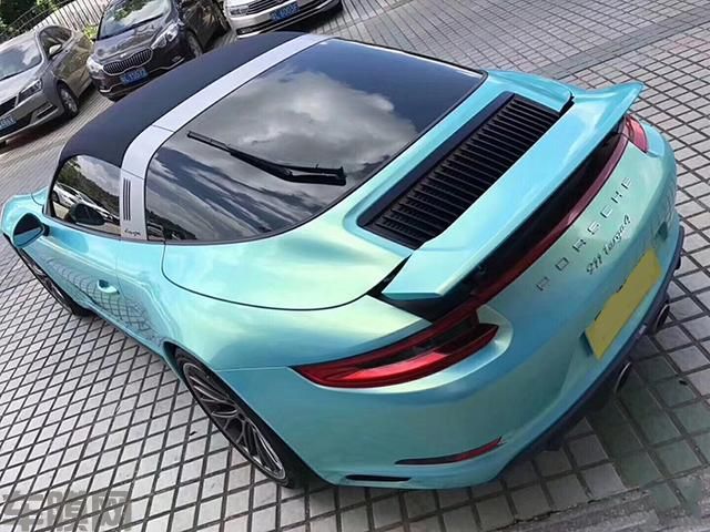 保时捷911车身改色幻彩冰雪蓝贴膜效果图