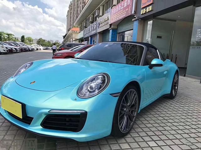 保时捷911车身改色幻彩冰雪蓝贴膜效果图