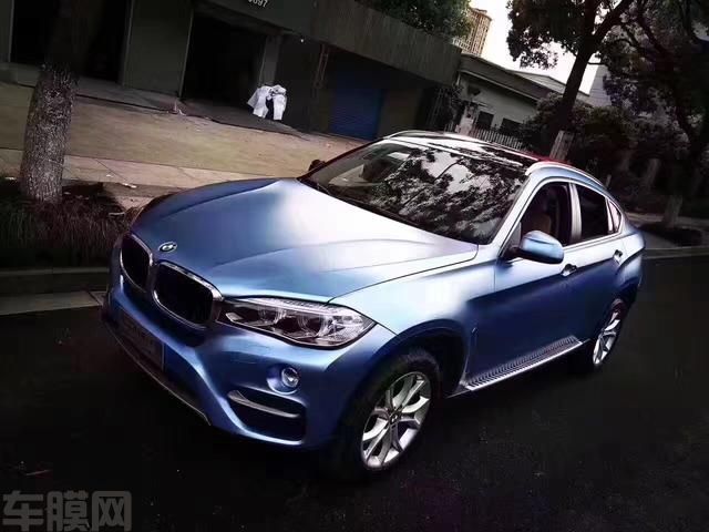 宝马X4汽车改色贴膜金属电光青雾蓝效果图