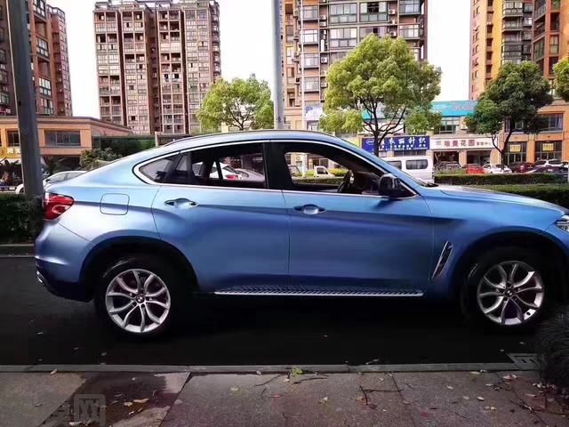 宝马X4汽车改色贴膜金属电光青雾蓝效果图