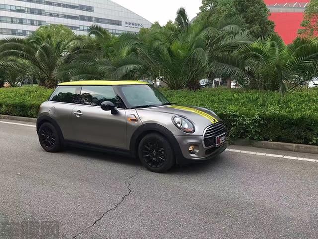 Mini电光钛灰车身改色贴膜 变身小钢炮灰色中的战斗机