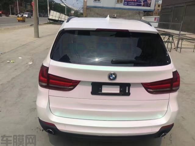 宝马X5曙光白车身改色贴膜 简单有内涵低调有出众