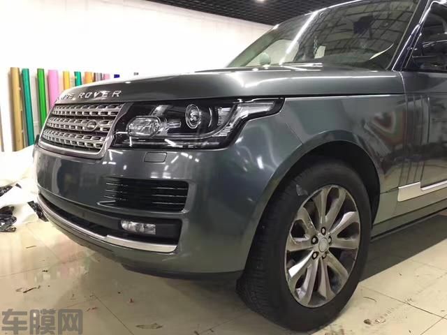 路虎揽胜汽车漆面改色亮光灰贴膜效果图 