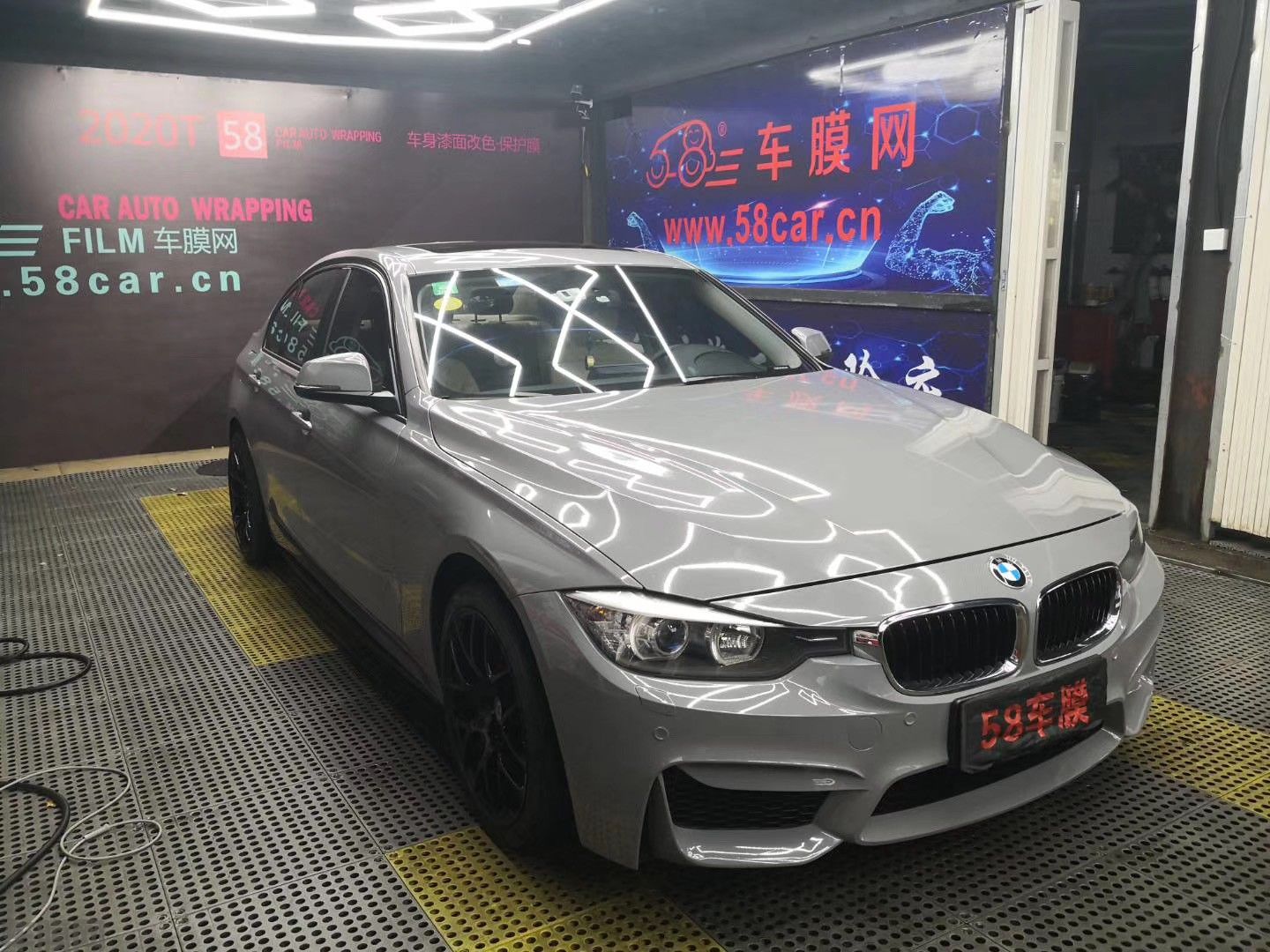 宝马320纳多灰贴膜改色效果图