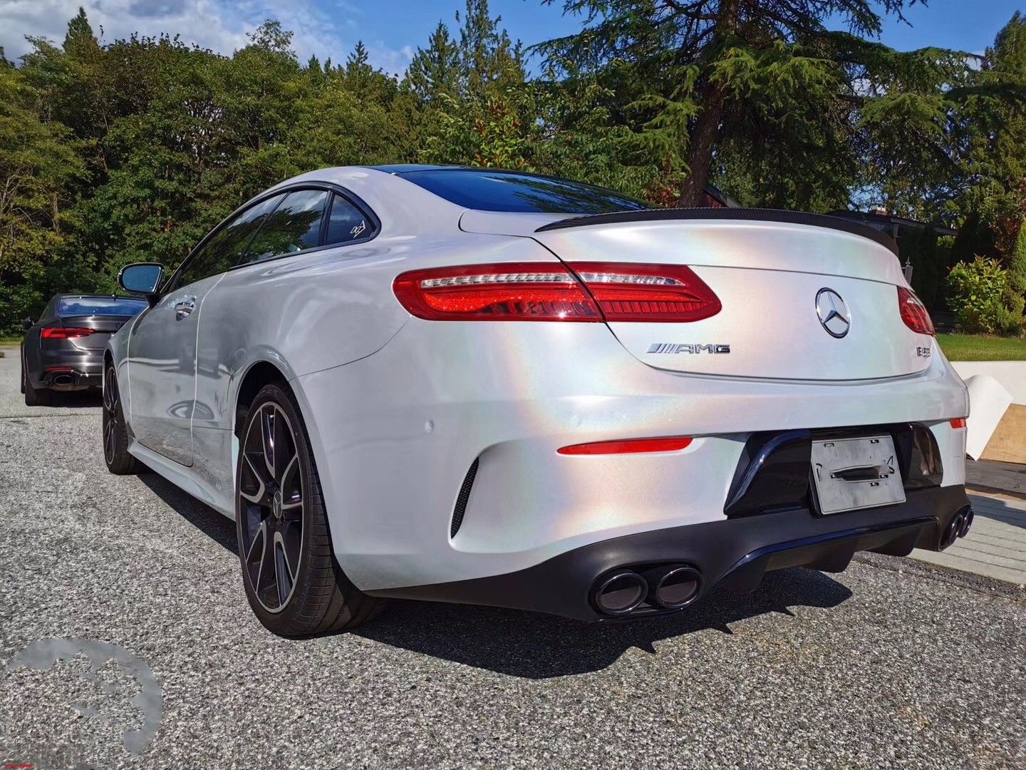 梅赛德斯AMG E53镭射白贴膜改色效果图