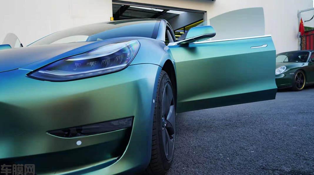 特斯拉Model 3流光绿贴膜改色效果图