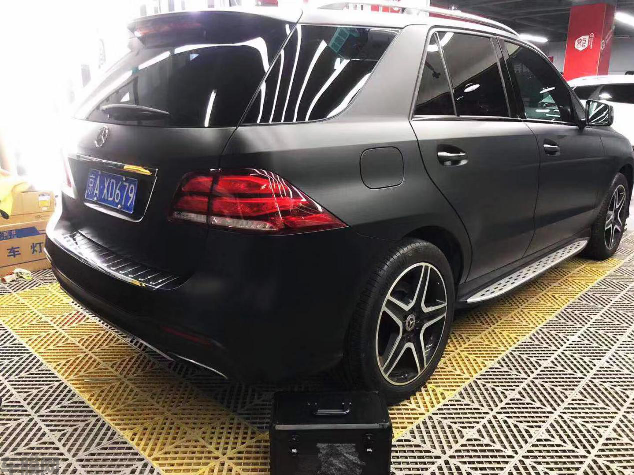 奔驰GLE350哑光黑贴膜改色效果图