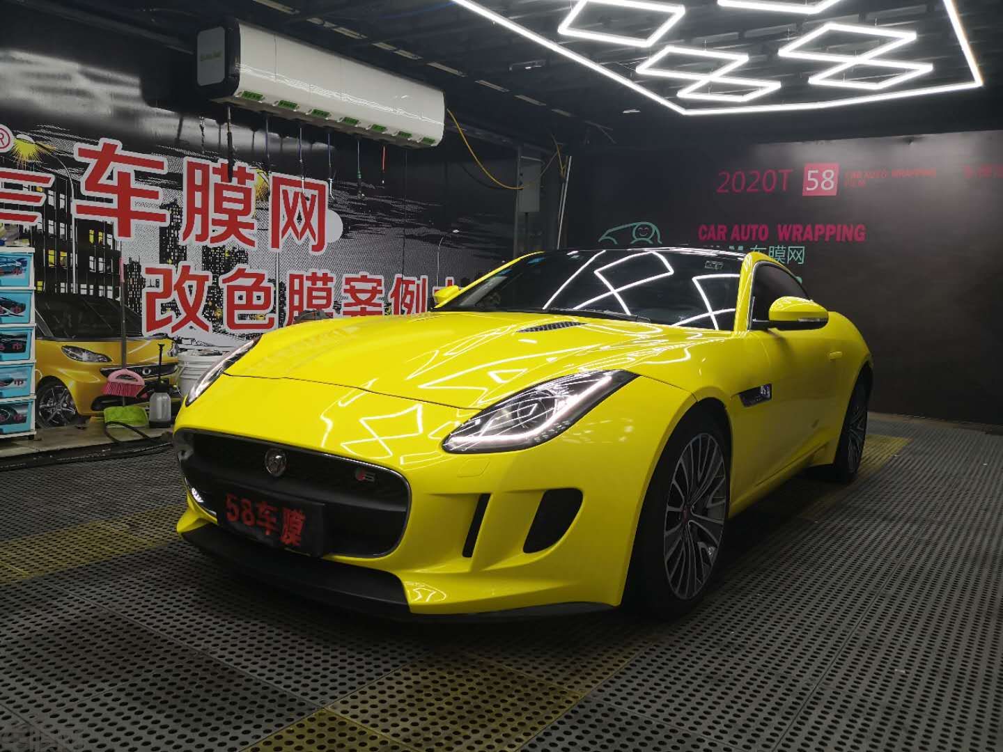 捷豹F-TYPE水晶玉米黄贴膜改色效果图