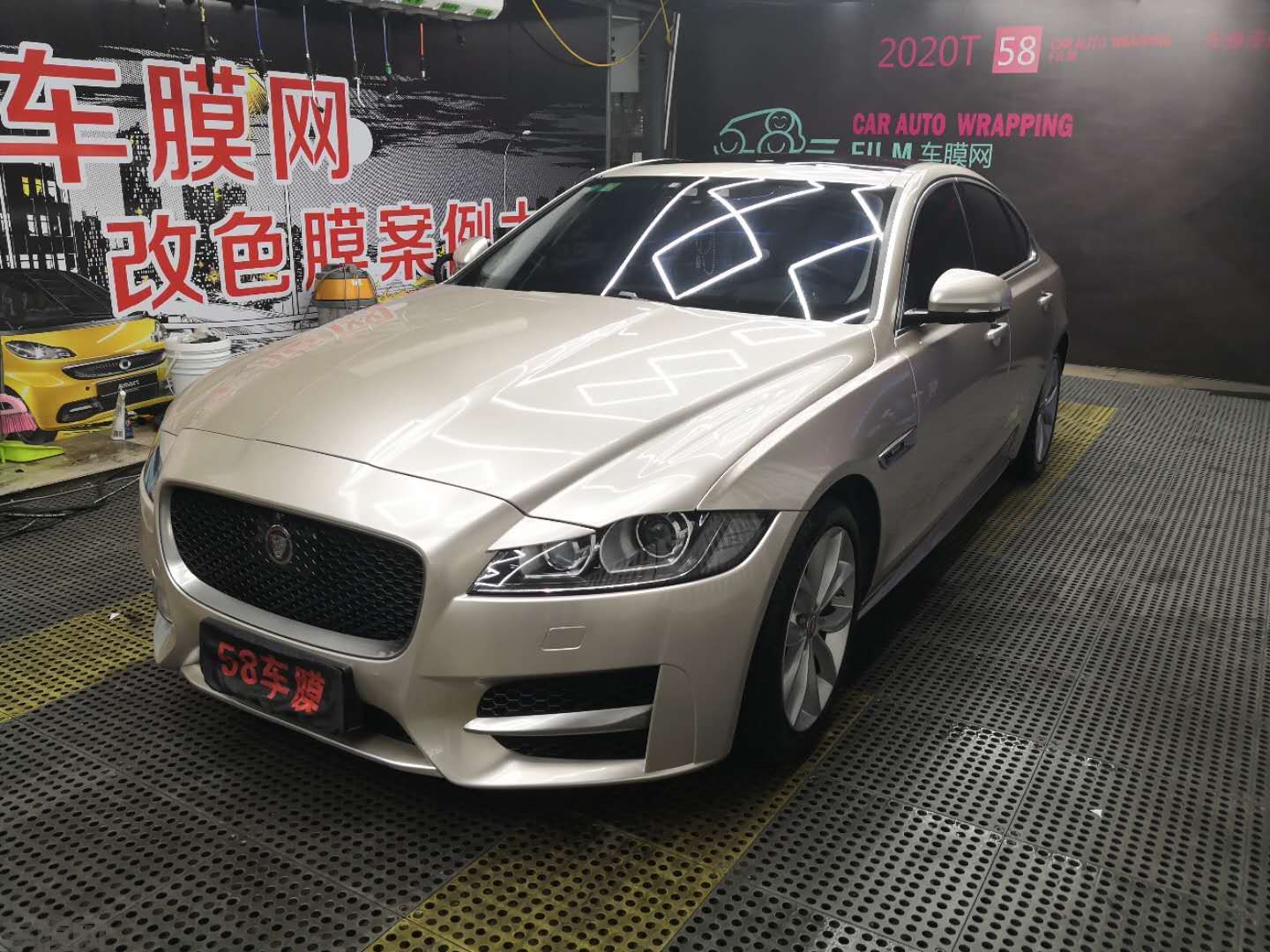 捷豹XF白改香槟金贴膜改色效果图
