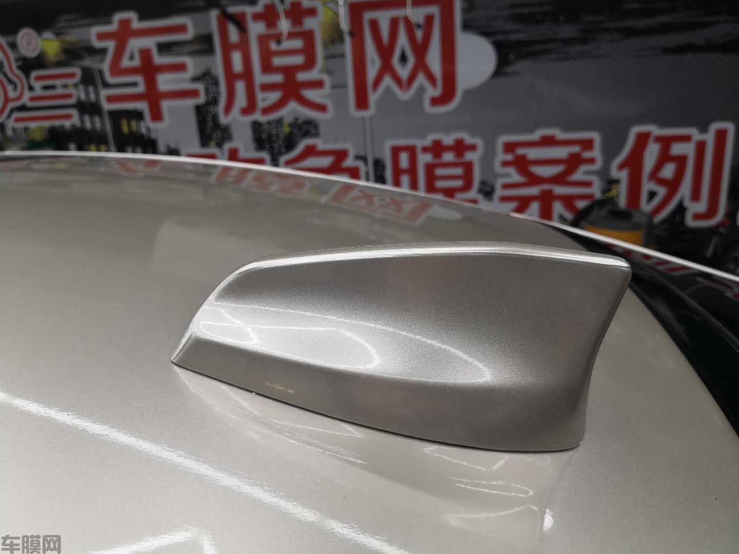 捷豹XF白改香槟金贴膜改色效果图