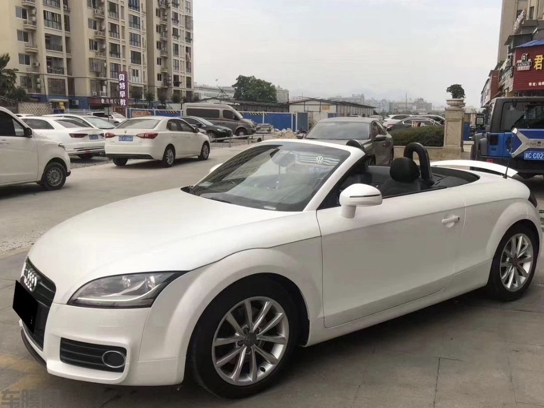 奥迪TT 电光金属白改色膜 效果图