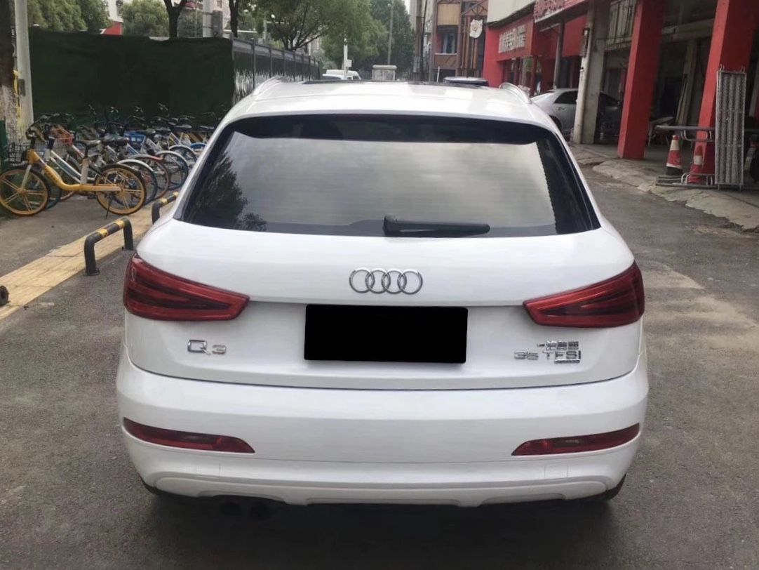 奥迪Q3超亮水晶白贴膜改色效果图