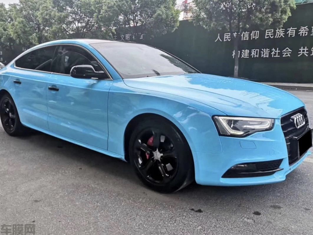 奥迪A4水晶天空蓝贴膜改色效果图
