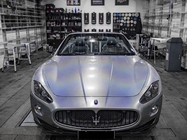 玛莎拉蒂GranTurismo 镭射银改色贴膜效果图