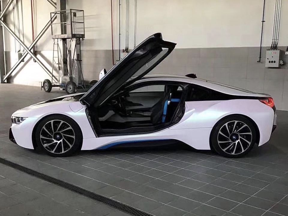 宝马i8 曙光白改色膜 效果图