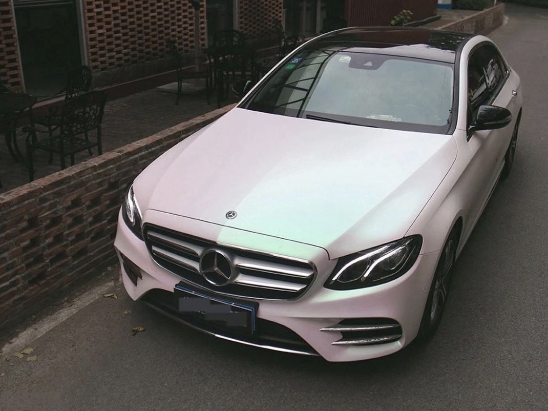 奔驰E300L 曙光白改色膜 效果图