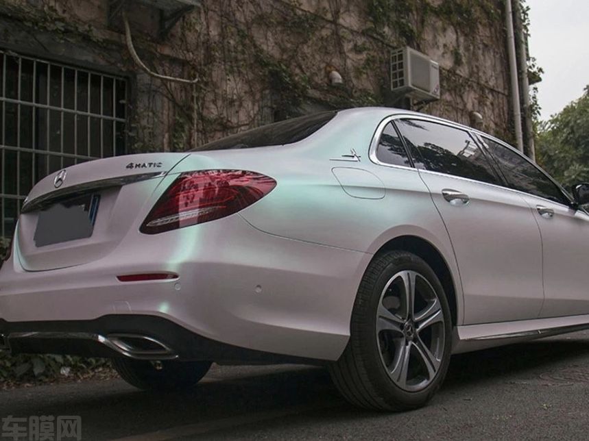 奔驰E300L 曙光白改色膜 效果图