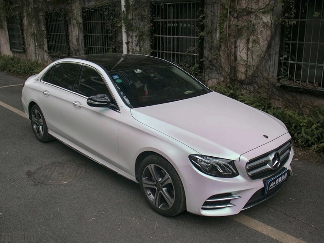 奔驰E300L 曙光白改色膜 效果图