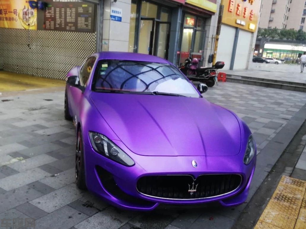 玛莎拉蒂GranTurismo 陶瓷紫改色贴膜效果图
