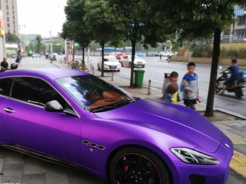 玛莎拉蒂GranTurismo 陶瓷紫改色贴膜效果图