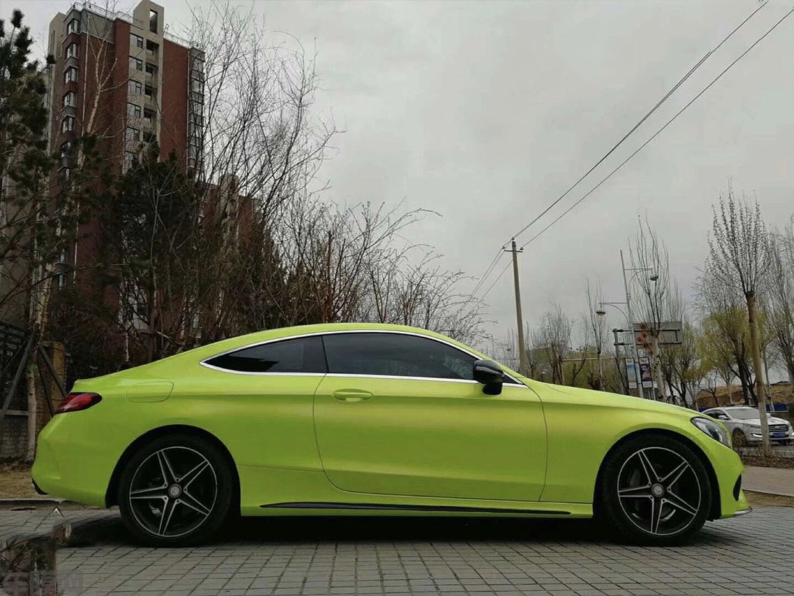 奔驰C coupe 珊瑚荧光黄改色贴膜效果图