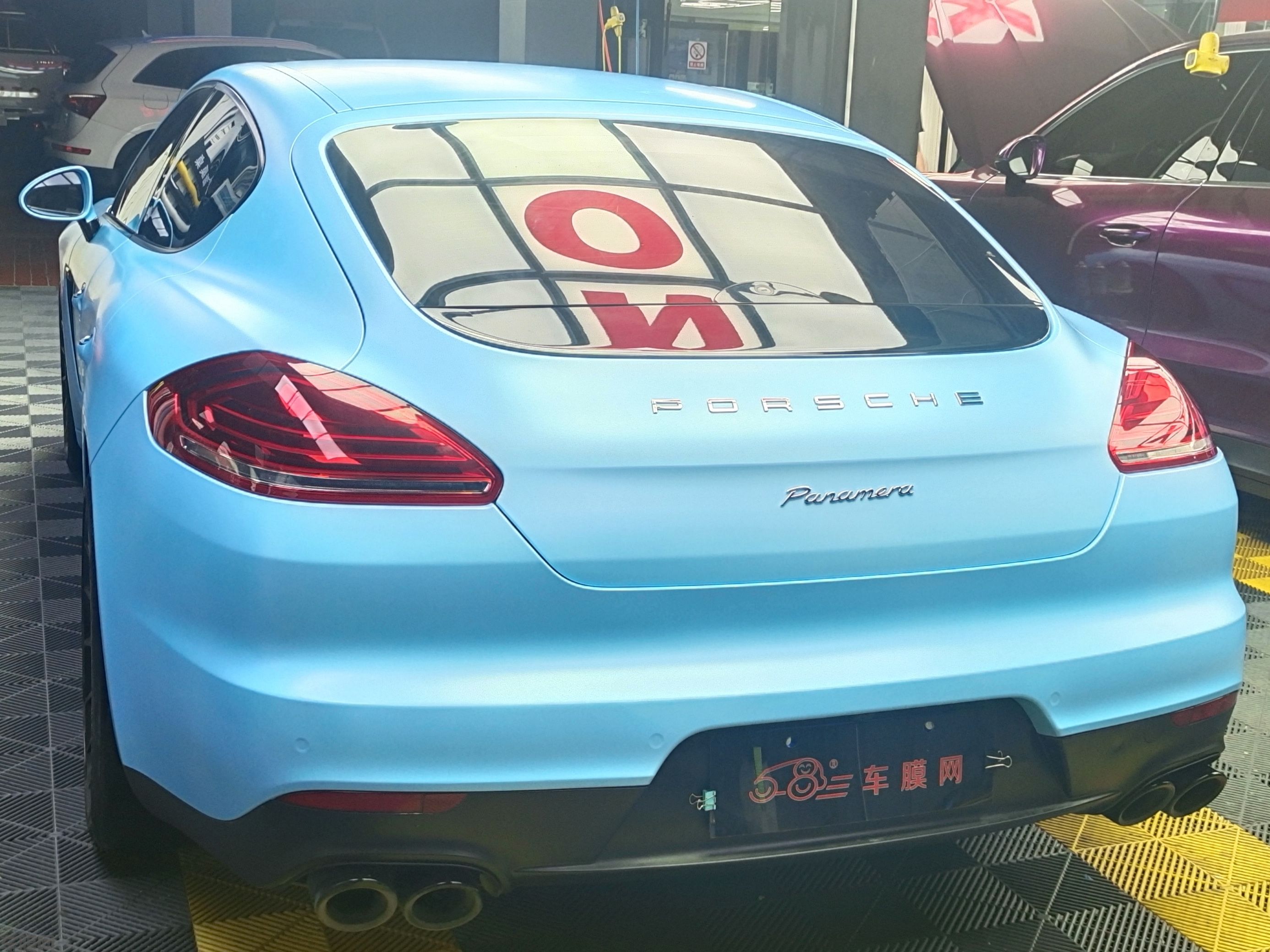 保时捷Panamera 电光天空蓝改色膜 效果图