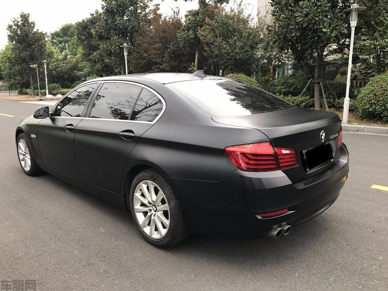 宝马528Li 陶瓷黑改色贴膜效果图