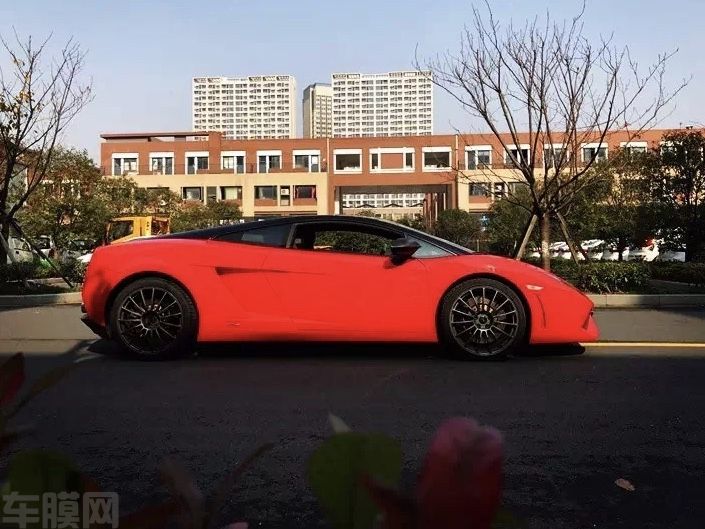 兰博基尼 亮光红改色贴膜效果图