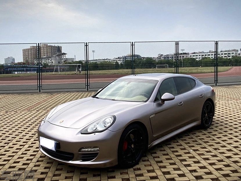保时捷Panamera 电光战斗灰改色膜 效果图