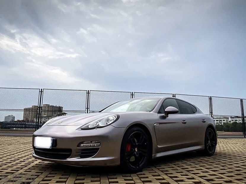 保时捷Panamera 电光战斗灰改色膜 效果图
