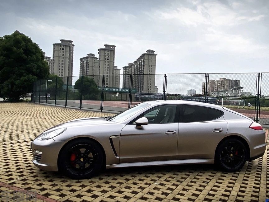 保时捷Panamera 电光战斗灰改色膜 效果图