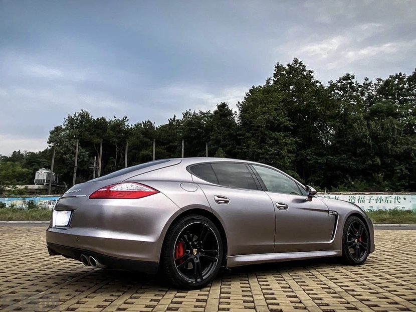 保时捷Panamera 电光战斗灰改色膜 效果图