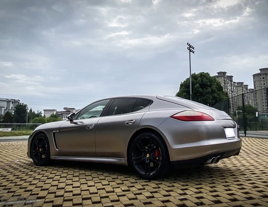 保时捷Panamera 电光战斗灰改色膜 效果图