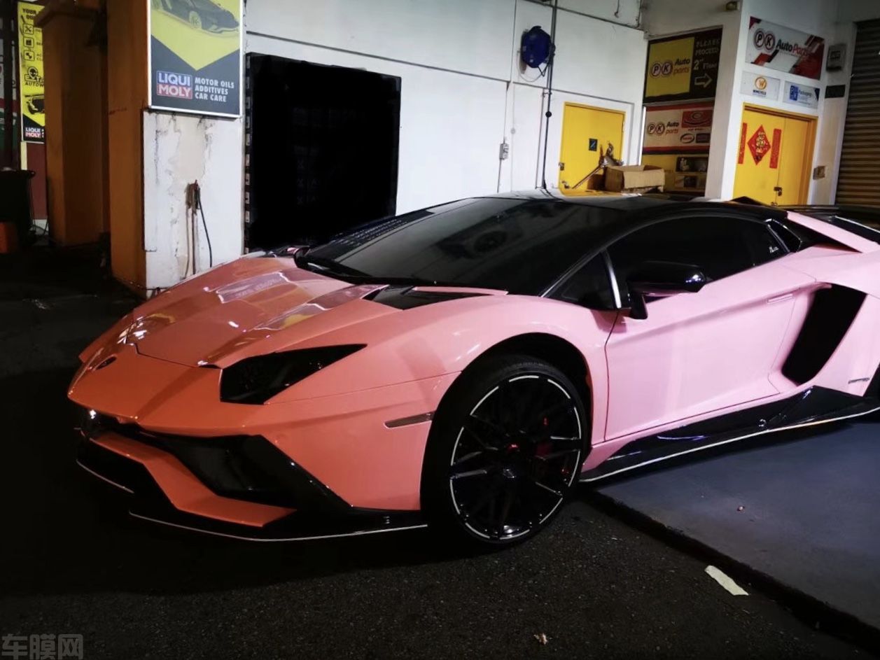 兰博基尼 Aventador S 高亮樱花粉改色膜 效果图