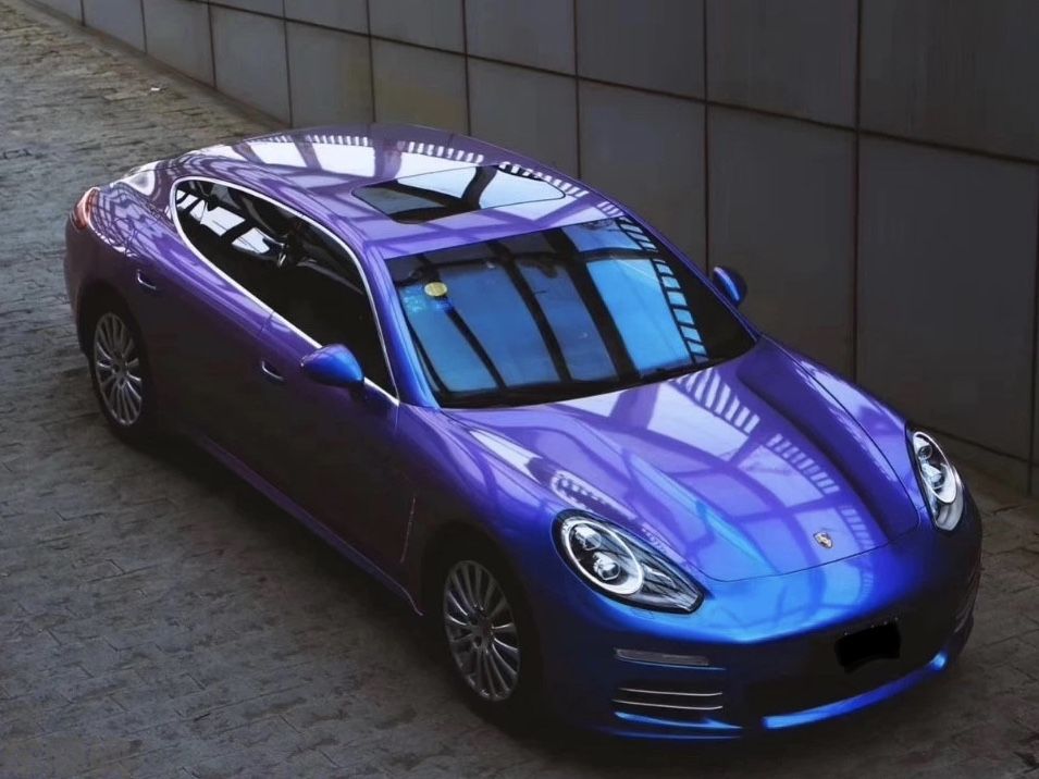 保时捷Panamera 亮面极光色改色膜 效果图