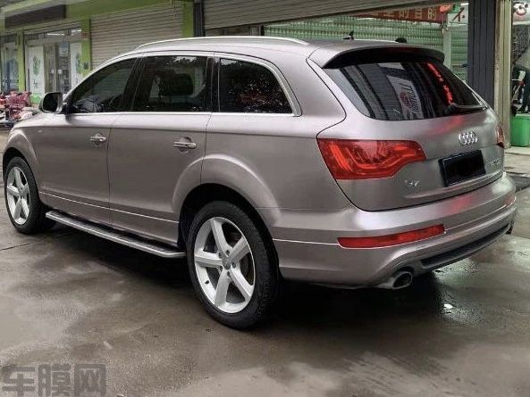 奥迪Q7 电光金属钛金改色膜 效果图