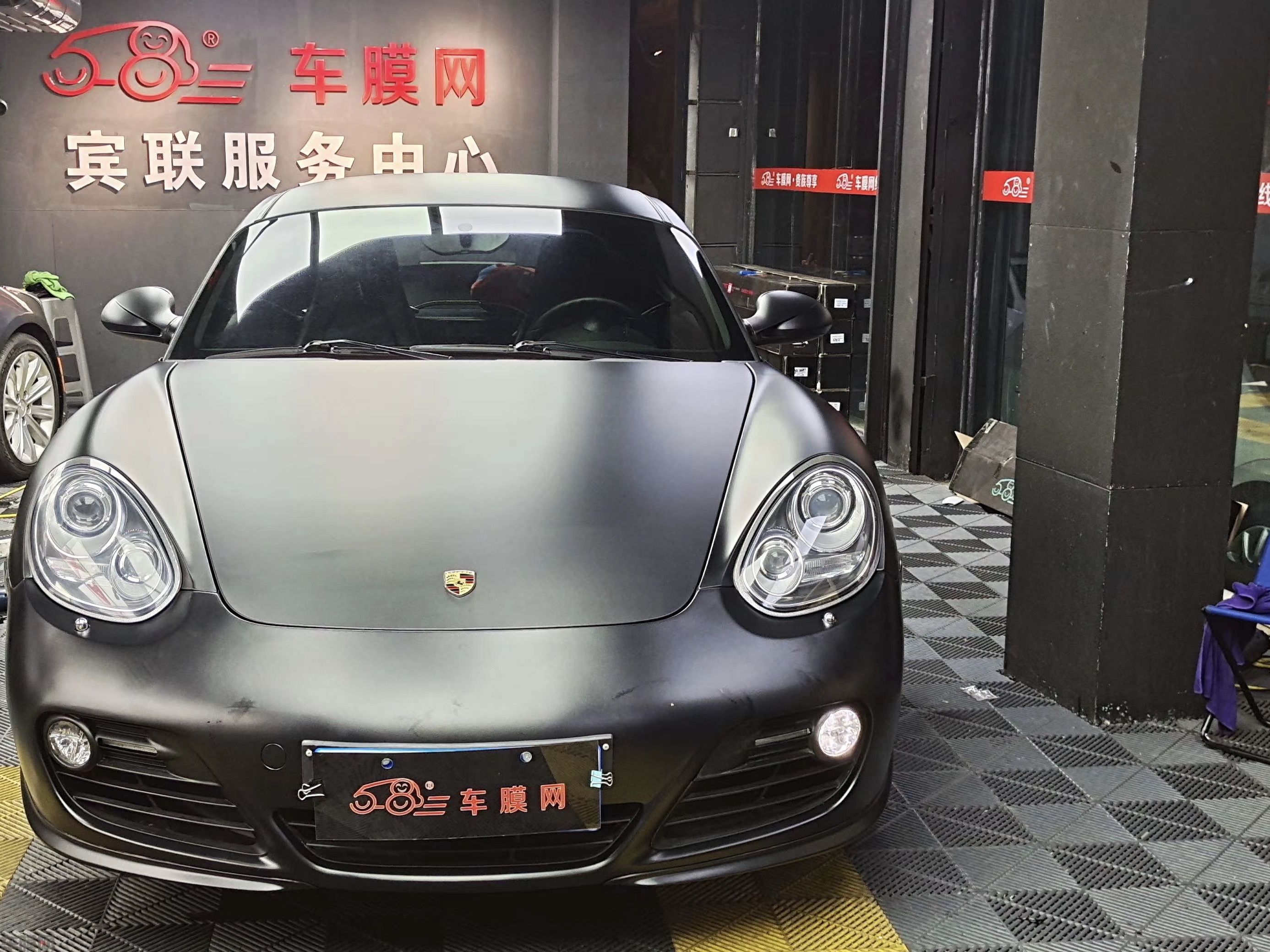 保时捷 小珍珠金属黑改色膜效果图